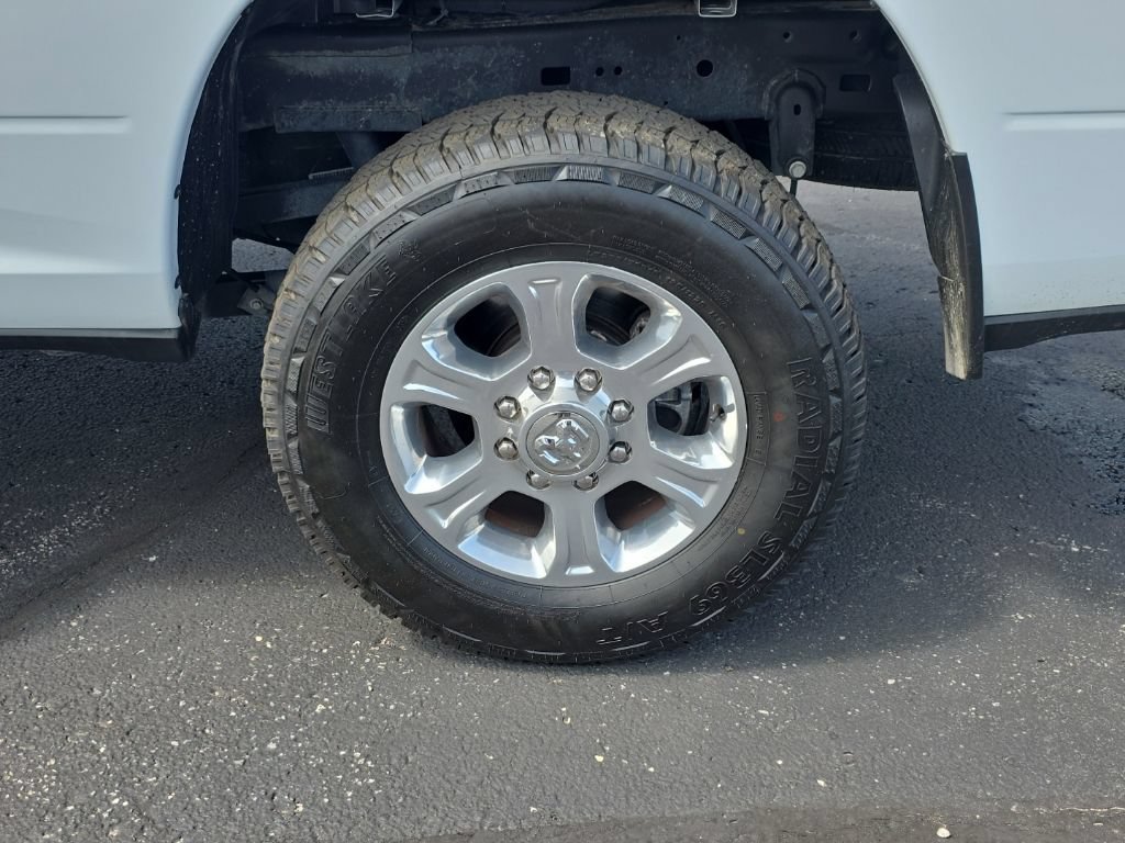 Used 2024 RAM 2500 Big Horn AWD/4WD image 13
