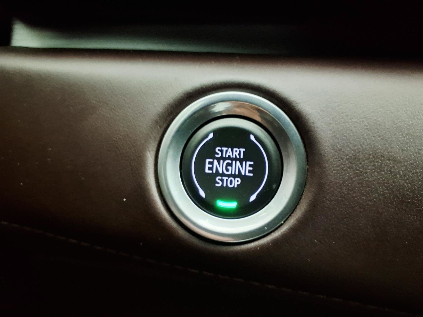 Certified 2024 Cadillac Escalade ESV Sport Platinum w/ LPO, ONYX Package AWD/4WD image 23