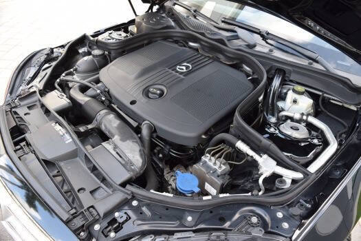 Used 2014 Mercedes-Benz E 250 BlueTEC Sedan image 90
