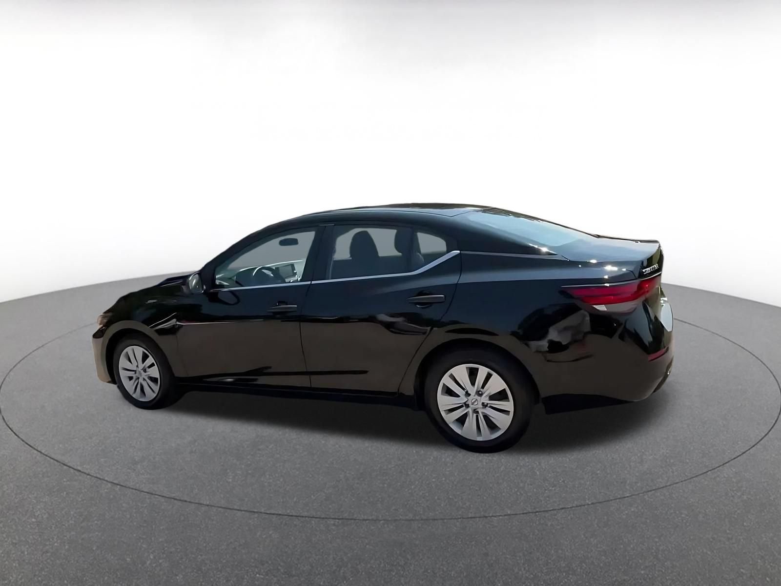 Used 2025 Nissan Sentra S FWD image 9