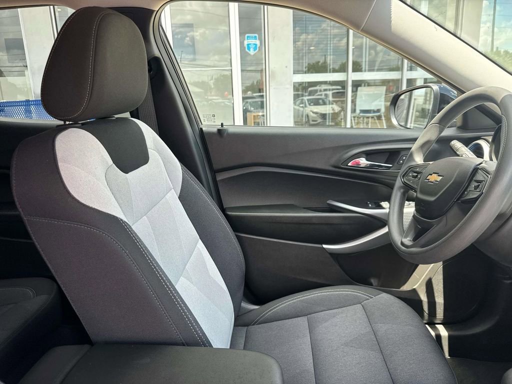 Certified 2025 Chevrolet Trax LS w/ LS Convenience Package FWD image 11