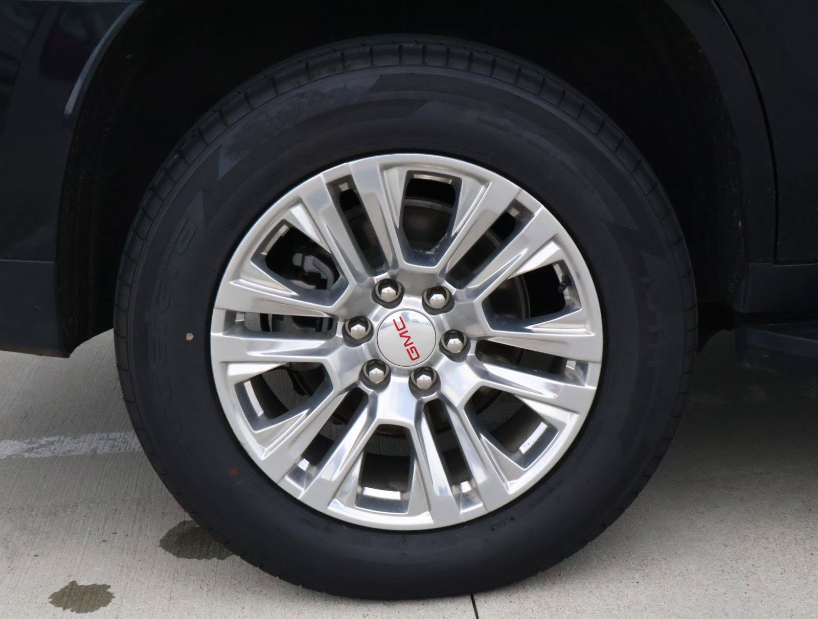 Used 2024 GMC Yukon Denali AWD/4WD image 8
