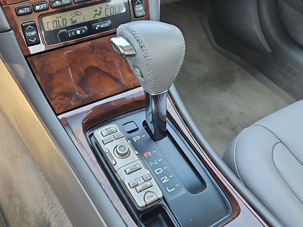 Used 2004 Toyota Avalon XLS FWD image 26