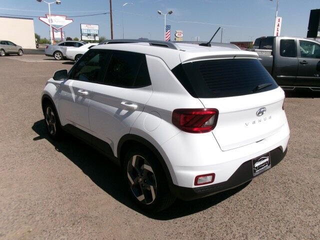 Used 2024 Hyundai Venue SEL image 11