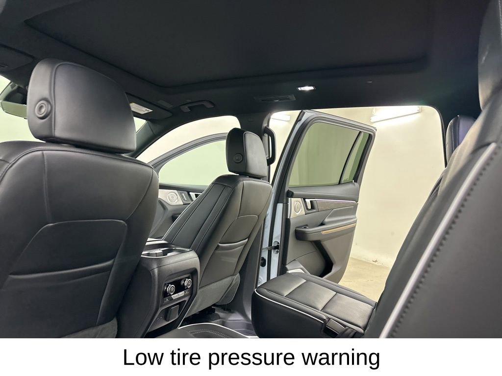 Used 2026 Buick Enclave Avenir w/ Super Cruise Package image 29