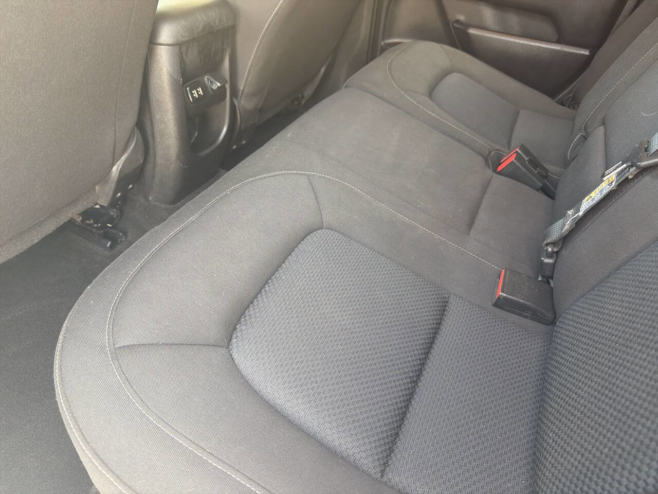 Used 2016 Chevrolet Colorado LT w/ LT Convenience Package image 19