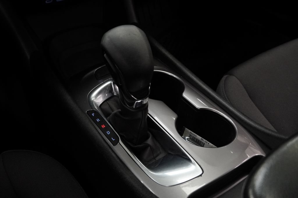Used 2022 Chevrolet Malibu LS FWD image 35