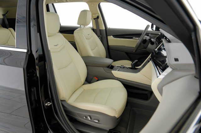 Used 2023 Cadillac XT6 Premium Luxury AWD/4WD image 44