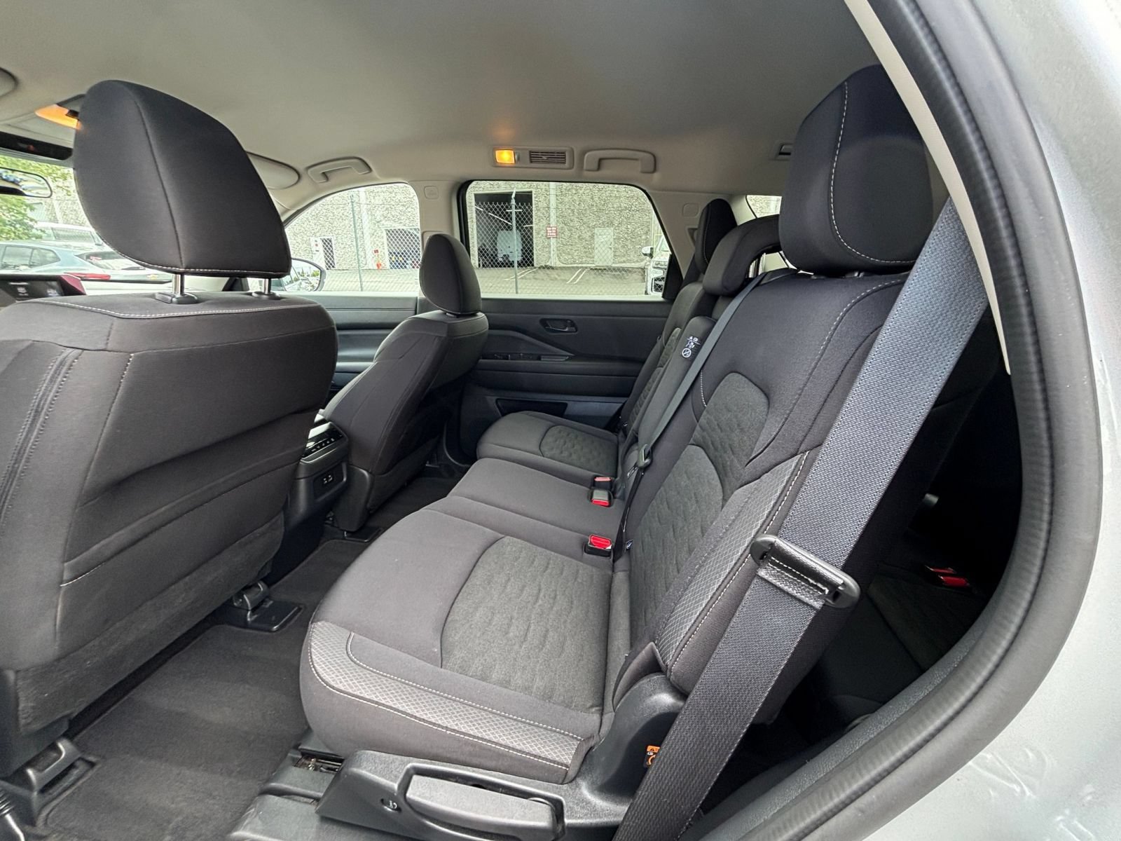 Used 2025 Nissan Pathfinder SV FWD image 27