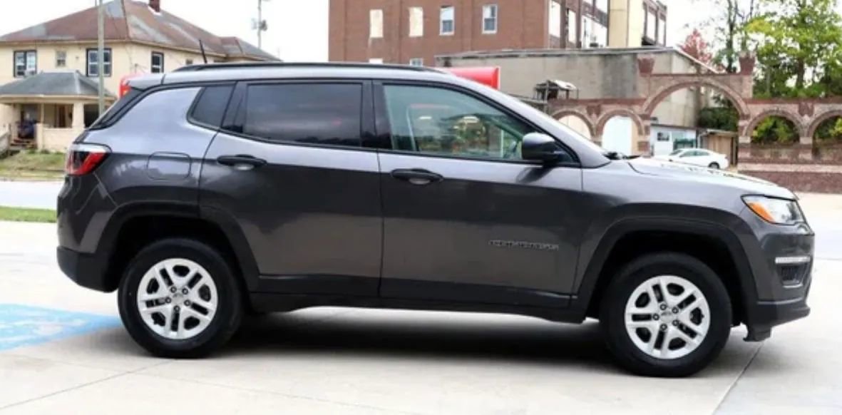 Used 2018 Jeep Compass Sport AWD/4WD image 4