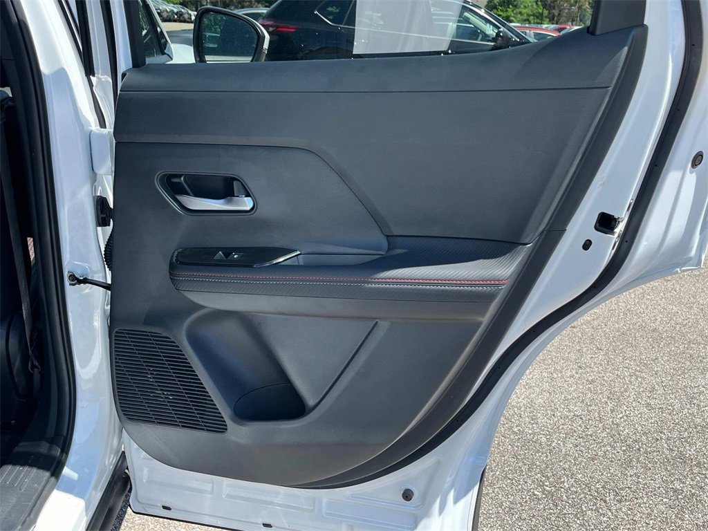 New 2025 Nissan Kicks SR image 19