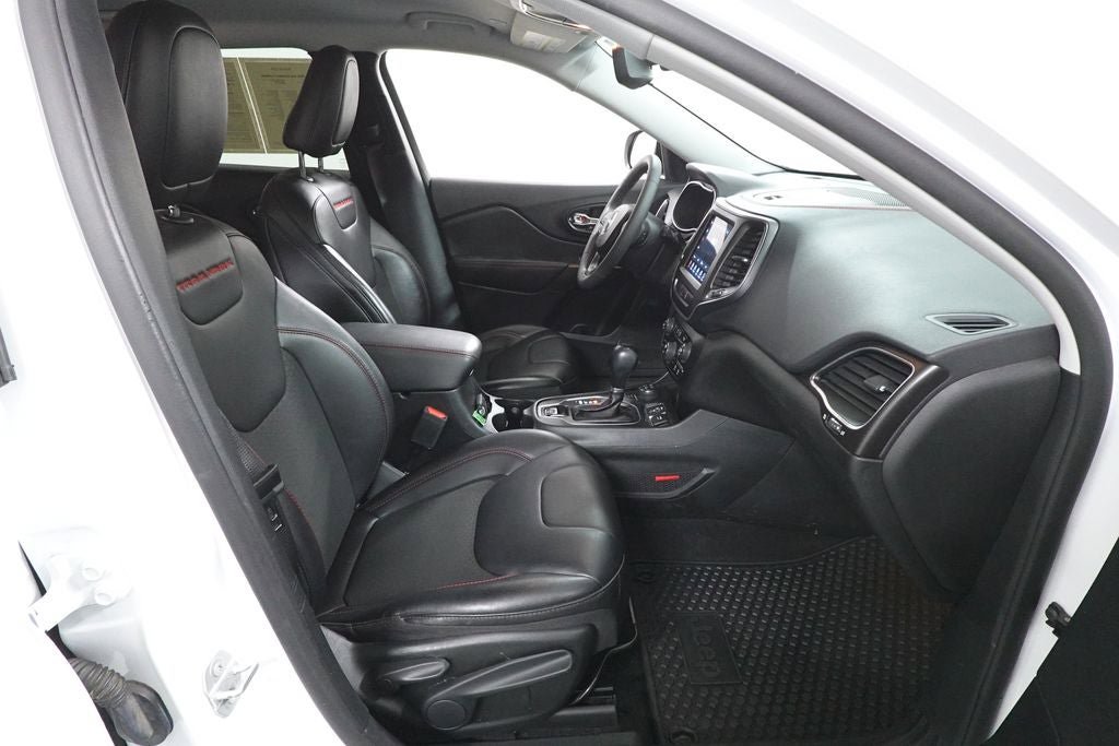 Used 2022 Jeep Cherokee Trailhawk AWD/4WD image 29
