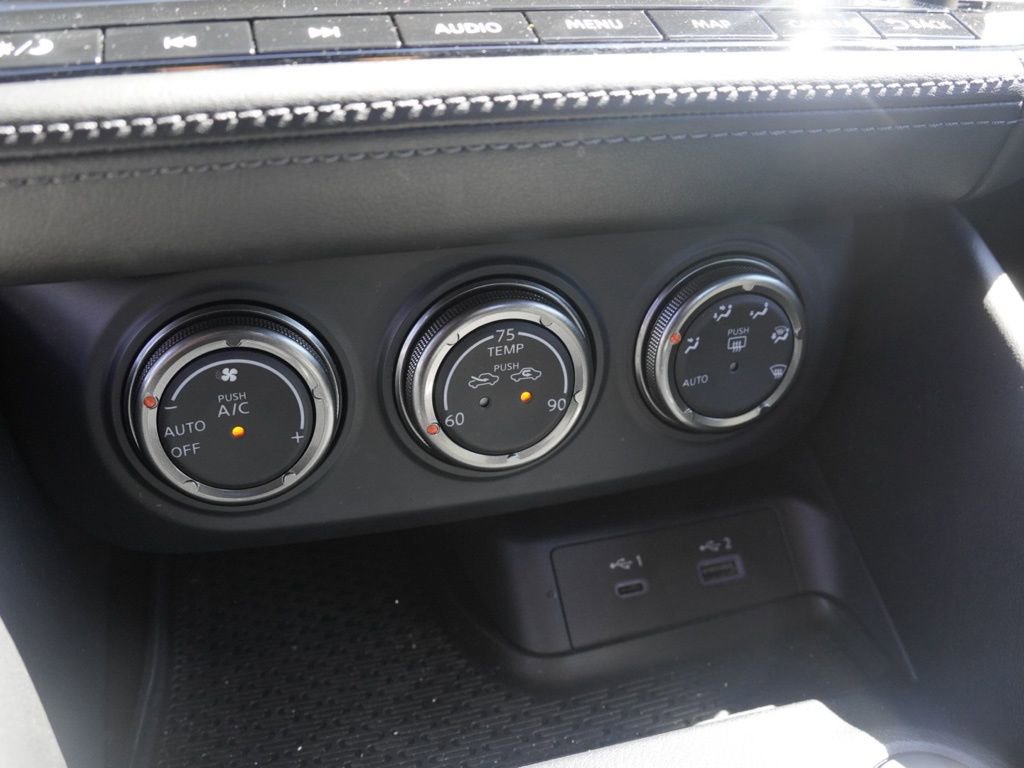 Used 2024 Nissan Z Performance w/ Heritage Edition image 16