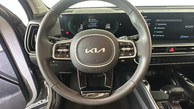 Used 2025 Kia Sorento S FWD image 14