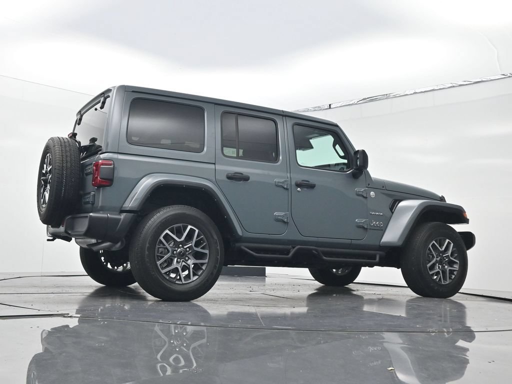 Used 2024 Jeep Wrangler Unlimited Sahara w/ Technology Group AWD/4WD image 20