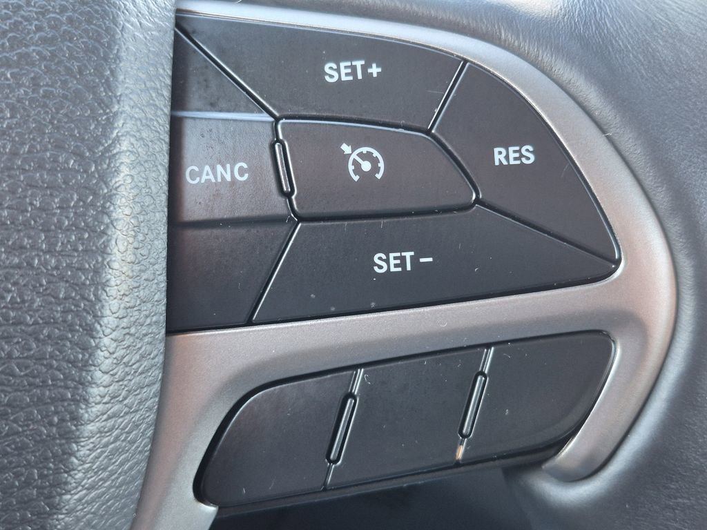 Used 2019 Jeep Grand Cherokee Altitude image 13