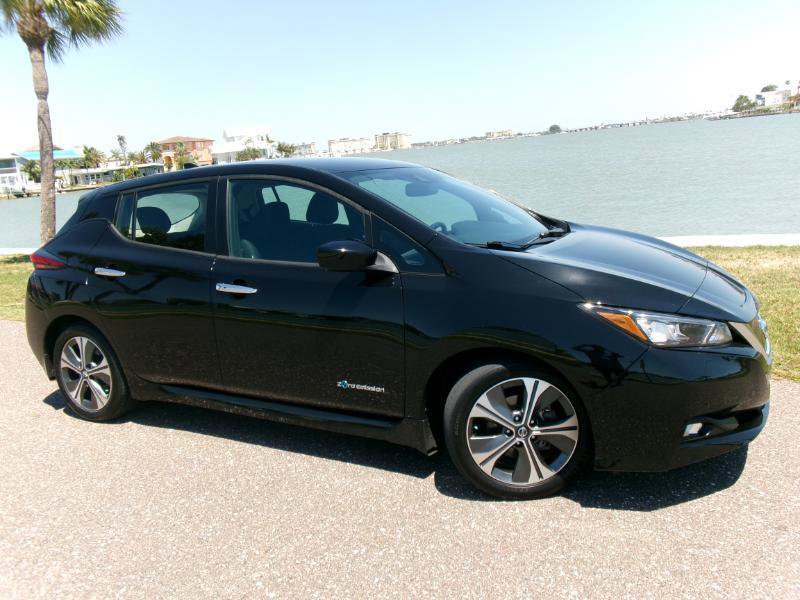 Used 2018 Nissan Leaf SV w/ SV Technology Package FWD image 16