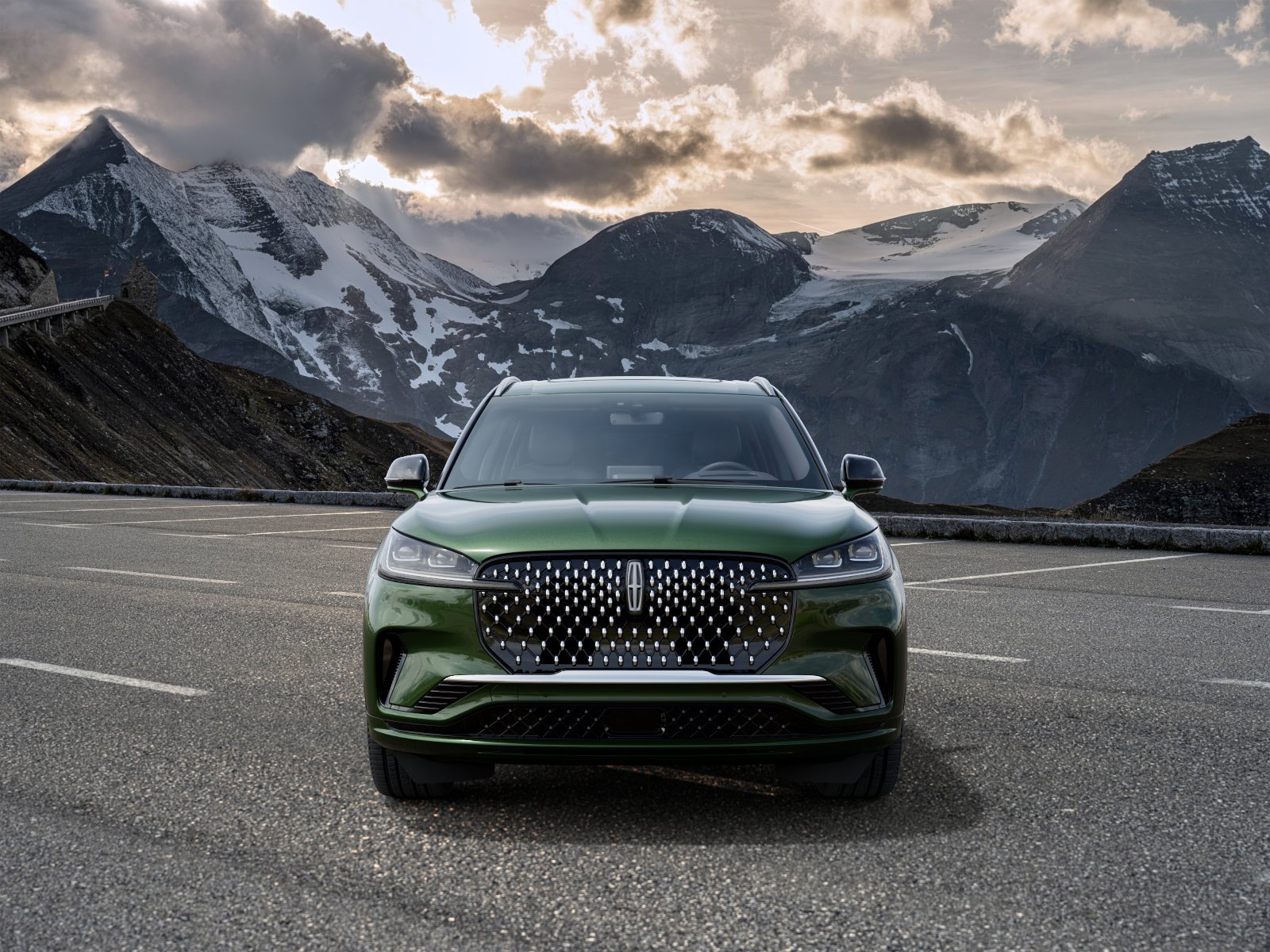 New 2027 Lincoln Aviator Black Label w/ Dynamic Handling Package AWD/4WD image 3