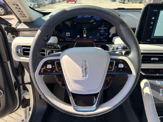 New 2027 Lincoln Aviator AWD image 26