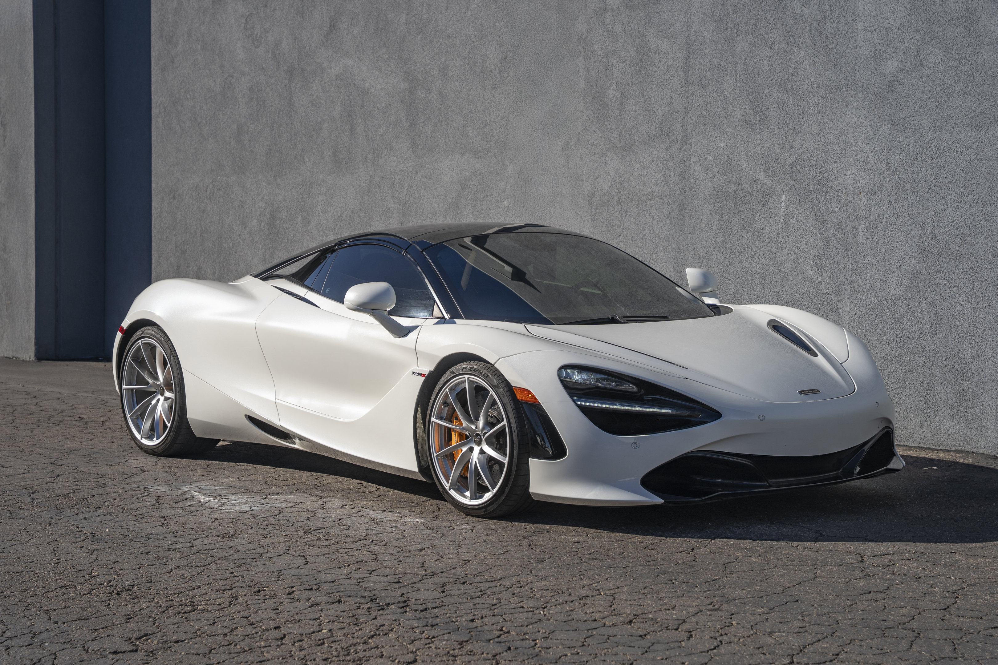 Used 2020 McLaren 720S Spider image 9