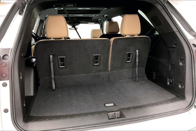 Used 2022 Chevrolet Traverse Premier FWD image 42