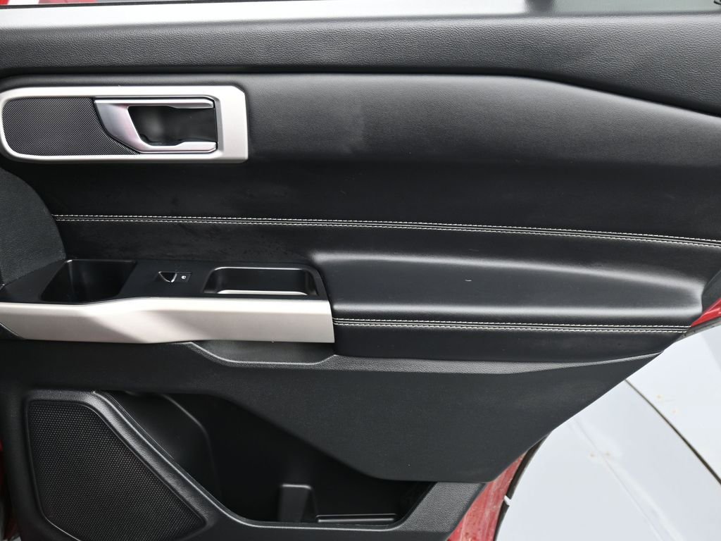 Used 2022 Ford Explorer XLT w/ Equipment Group 202A image 15