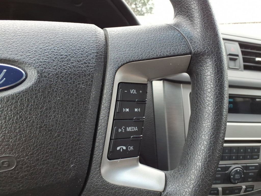 Used 2010 Ford Fusion SE image 17