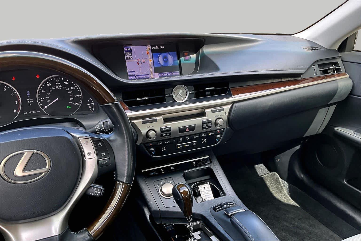Used 2013 Lexus ES 350 w/ Luxury Pkg FWD image 7