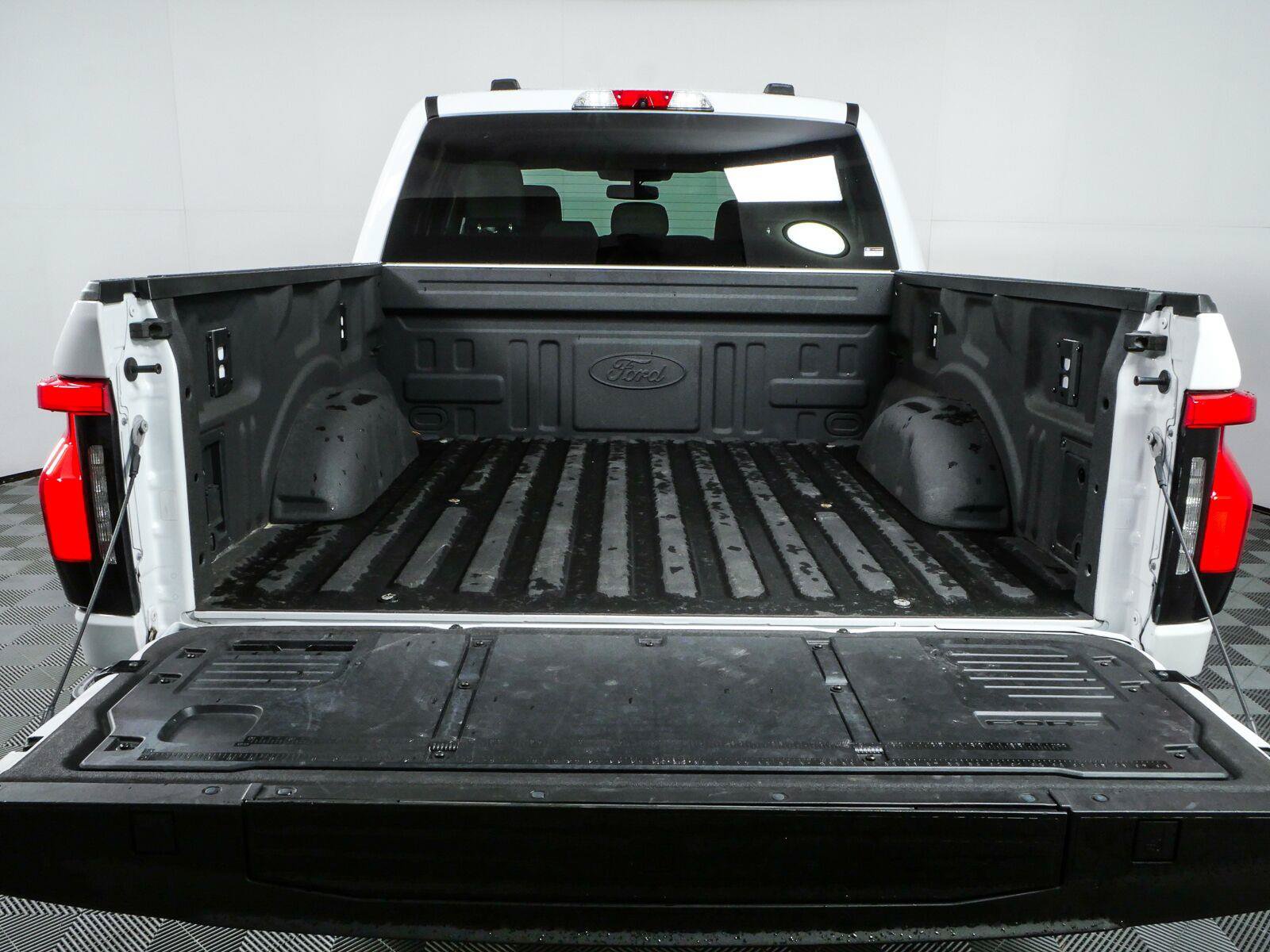 Used 2024 Ford F150 Lightning Flash AWD/4WD image 31