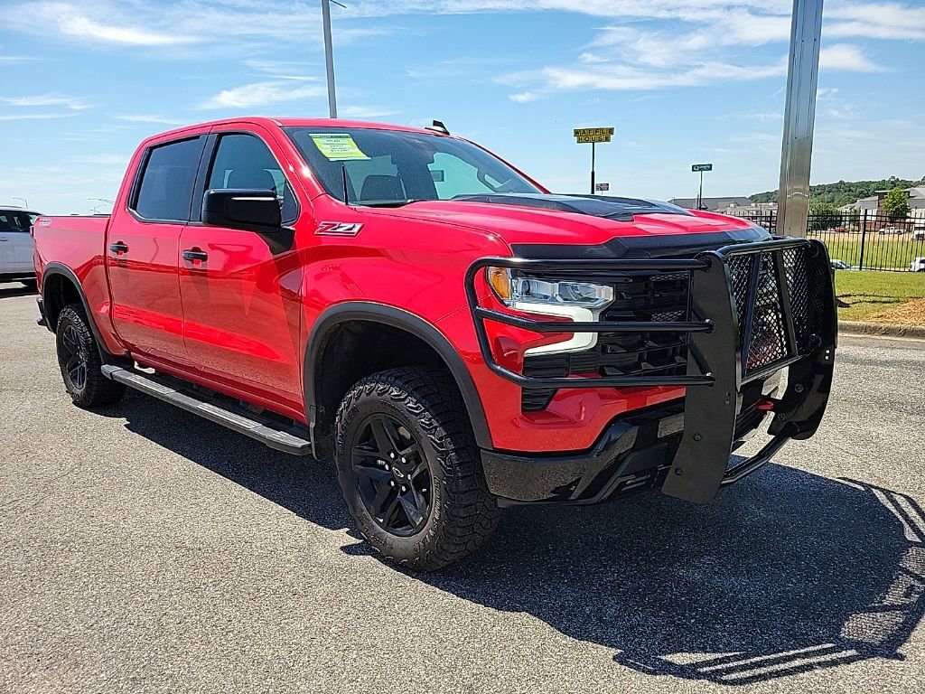 Used 2024 Chevrolet Silverado 1500 LT Trail Boss w/ Convenience Package II AWD/4WD image 3