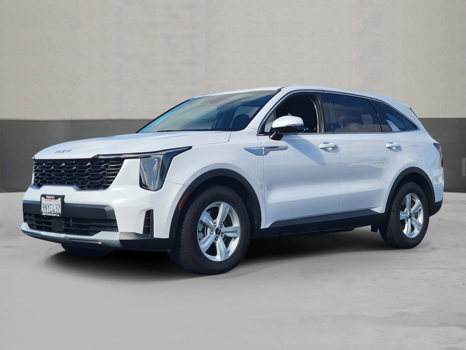 Used 2024 Kia Sorento LX image 1