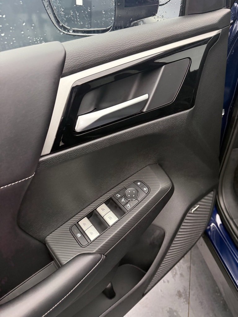 New 2025 Mitsubishi Outlander SE image 16