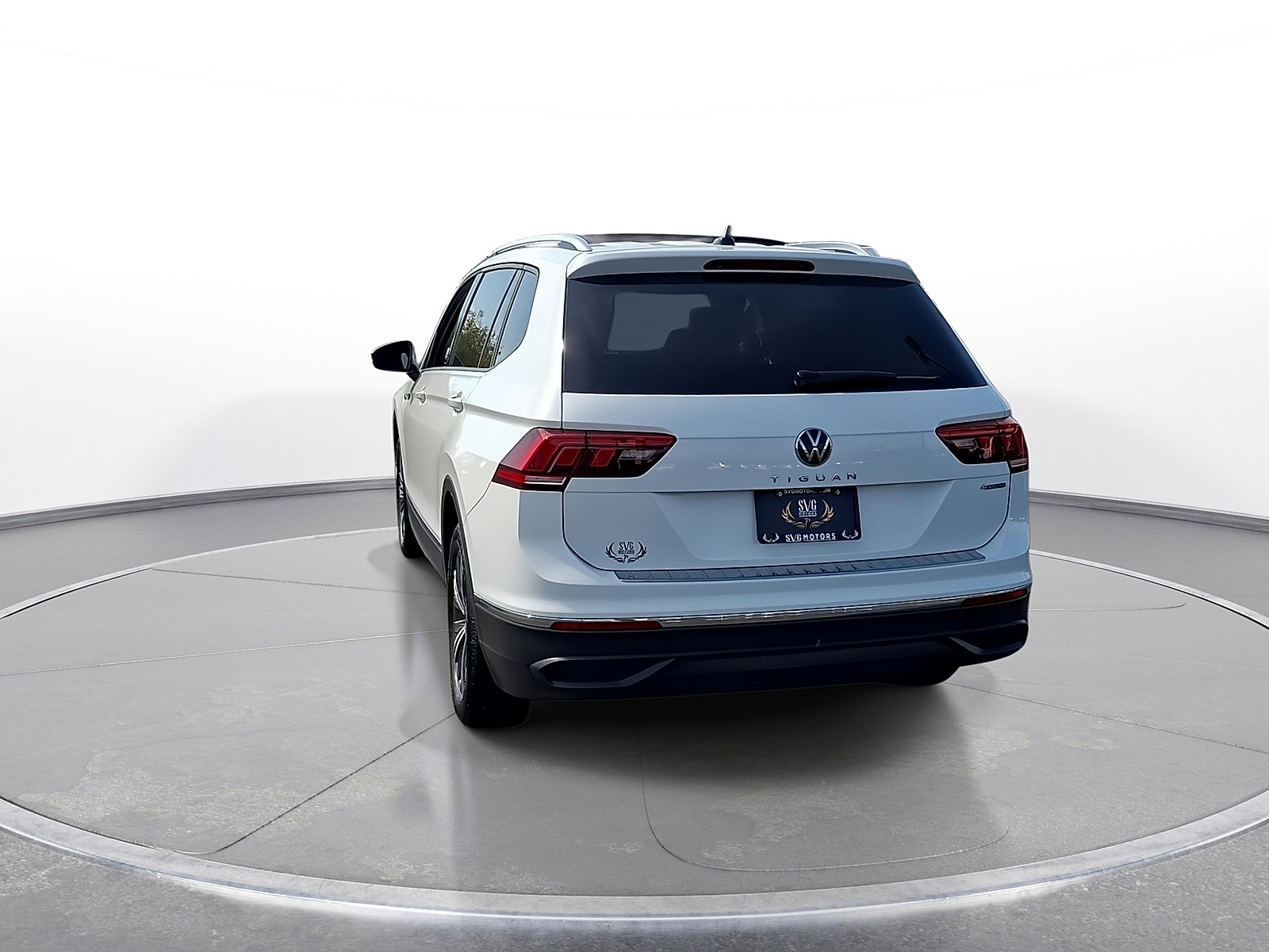 Used 2024 Volkswagen Tiguan Wolfsburg Edition w/ Panoramic Sunroof Package AWD/4WD image 7