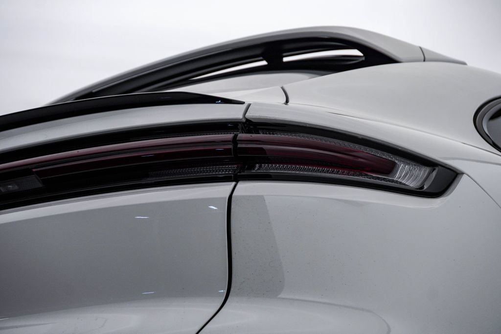 New 2026 Porsche Cayenne Coupe AWD/4WD image 12