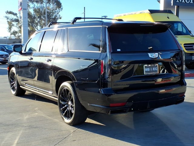 Used 2024 Cadillac Escalade ESV Sport w/ LPO, ONYX Package AWD/4WD image 21