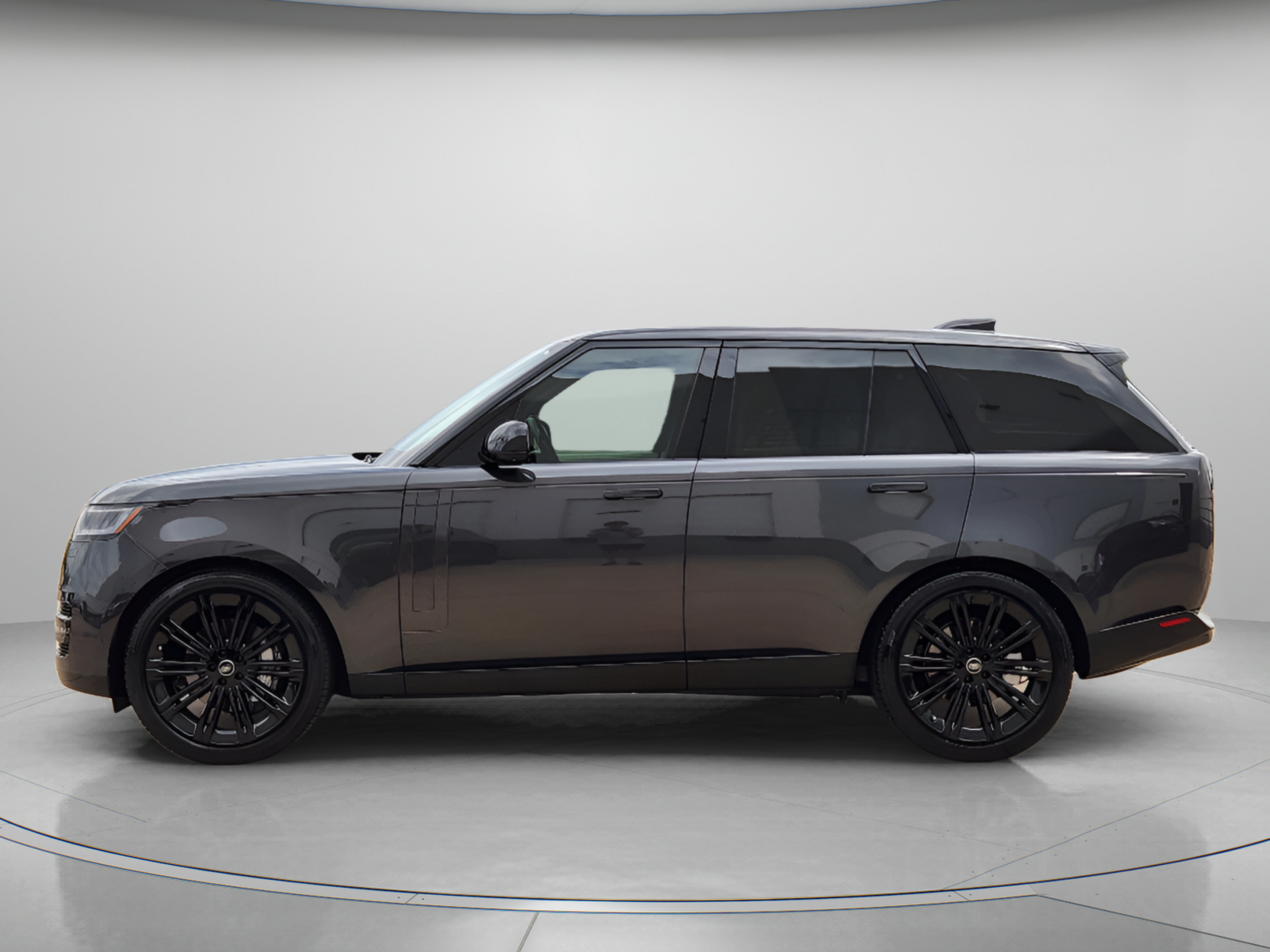 Certified 2025 Land Rover Range Rover SE AWD/4WD image 2
