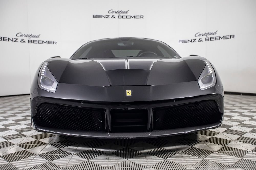 Used 2017 Ferrari 488 GTB RWD image 3