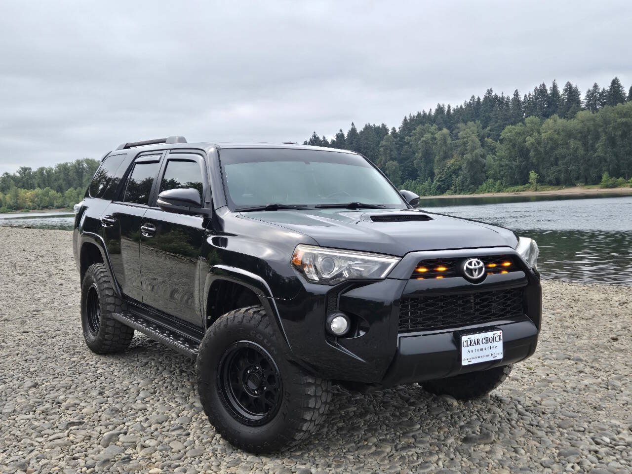 Used 2015 Toyota 4Runner Trail Premium AWD/4WD image 8