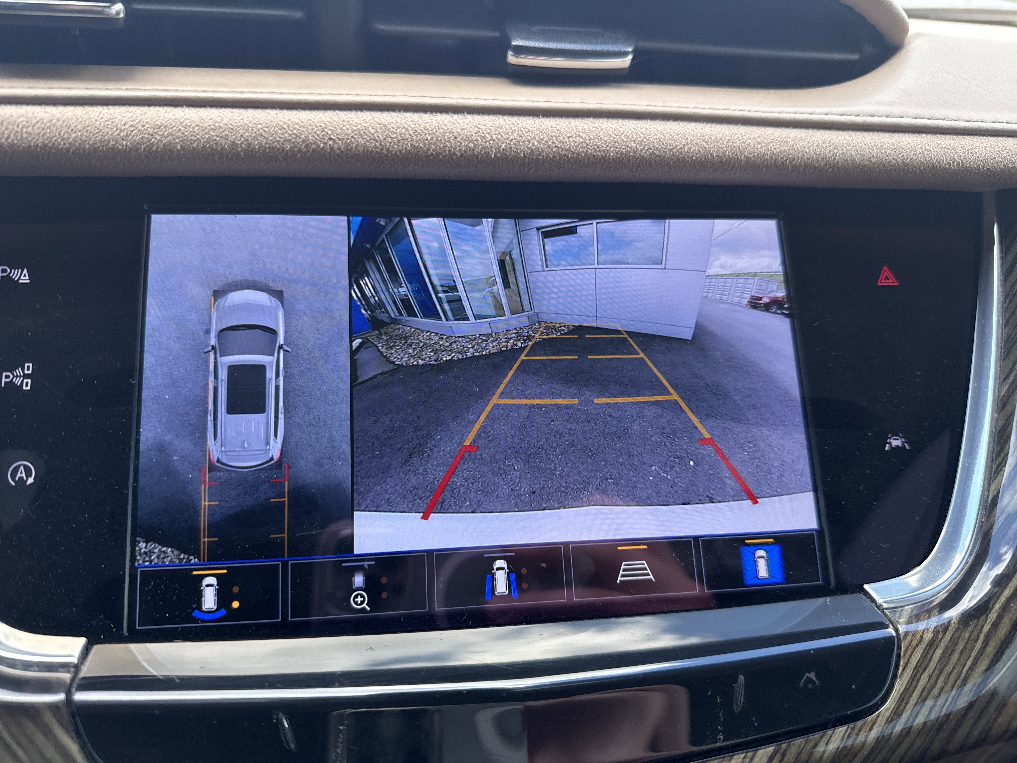 Used 2022 Cadillac XT6 Premium Luxury w/ Platinum Package AWD/4WD image 39