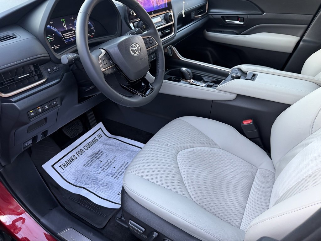 Used 2025 Toyota Grand Highlander AWD Hybrid image 9