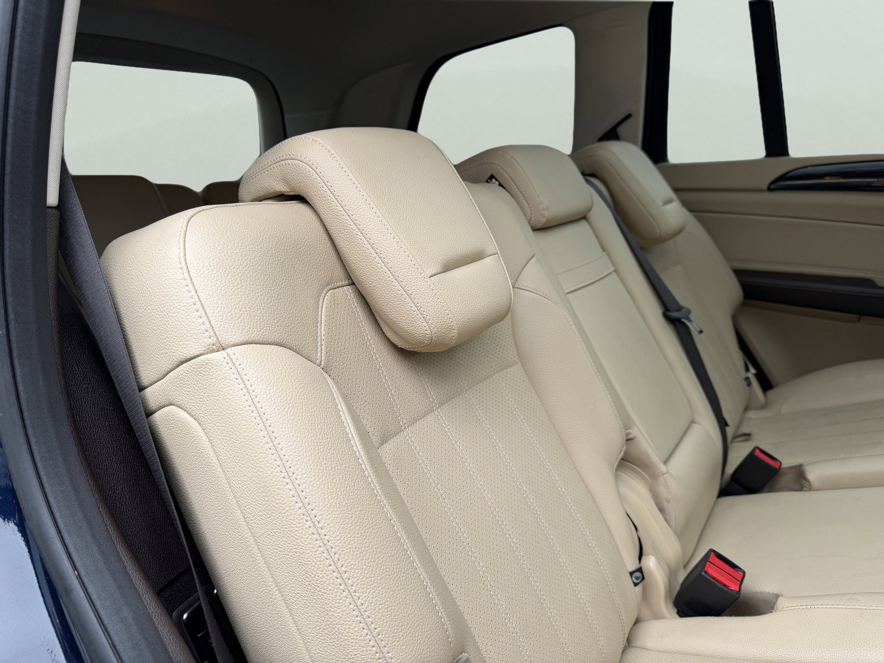 Used 2018 Mercedes-Benz GLS 450 4MATIC w/ Premium Package image 37