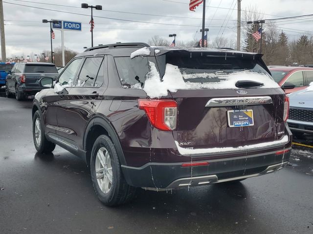 Certified 2022 Ford Explorer XLT w/ Equipment Group 202A image 3