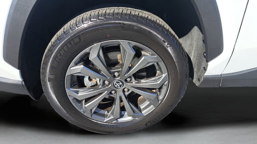 Used 2023 Toyota RAV4 XLE Premium image 10