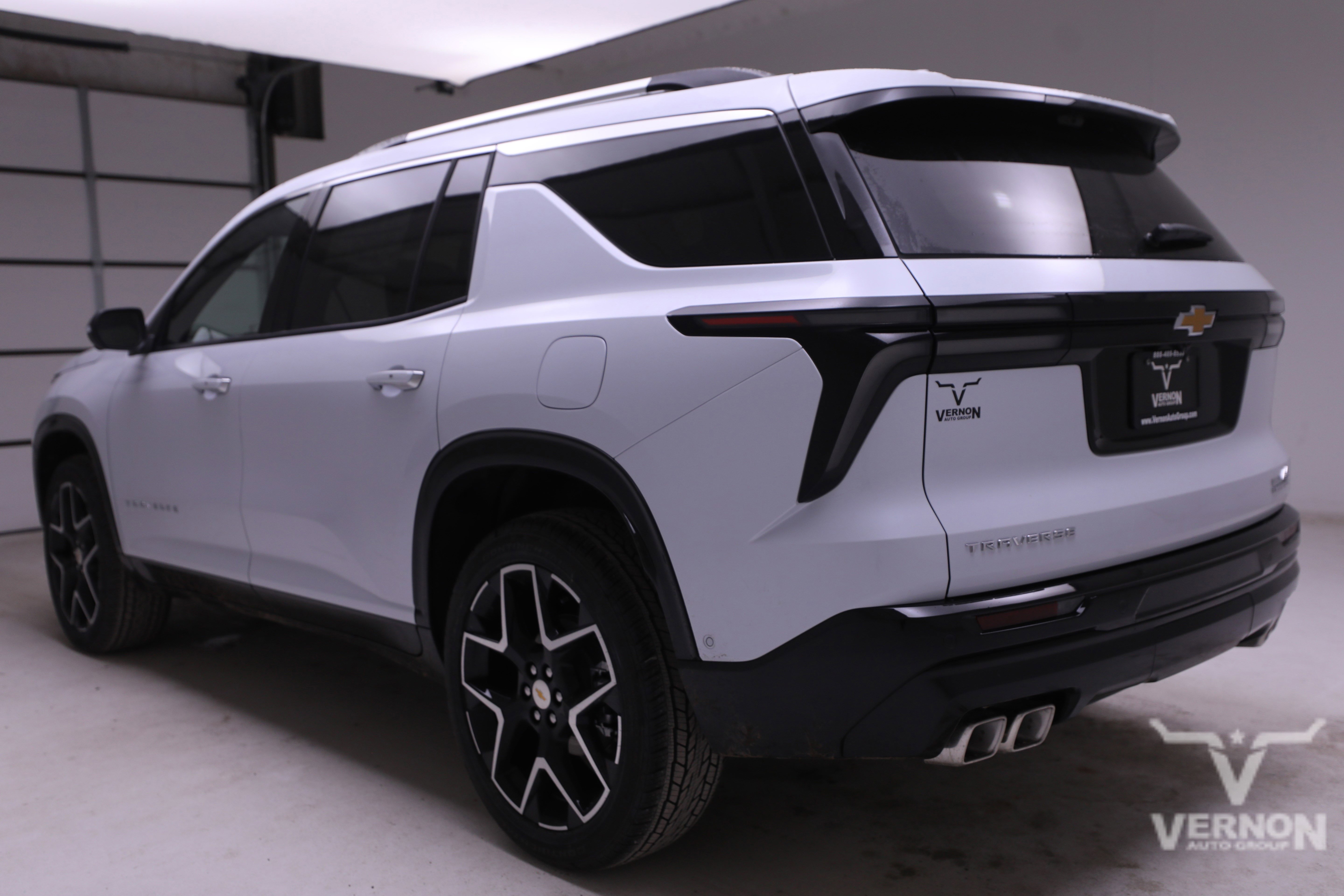 New 2026 Chevrolet Traverse High Country image 3