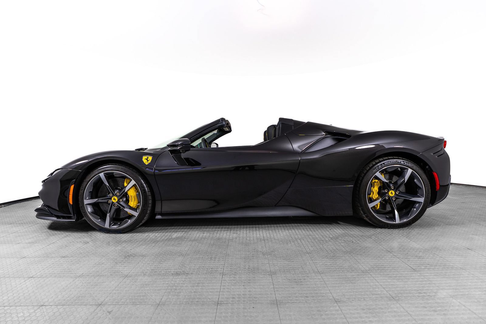 Certified 2023 Ferrari SF90 Spider AWD/4WD image 2