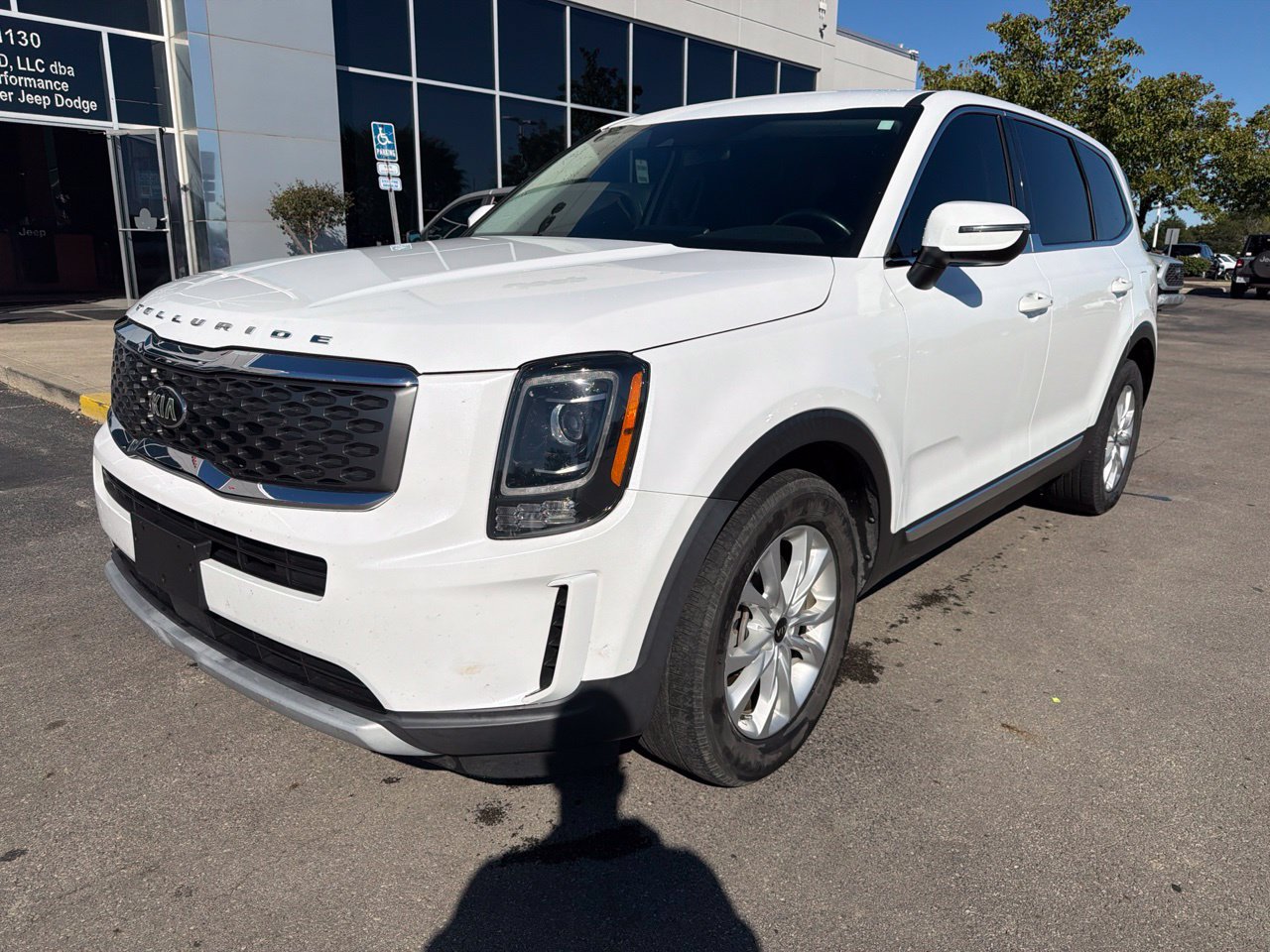 Used 2020 Kia Telluride LX AWD/4WD image 3