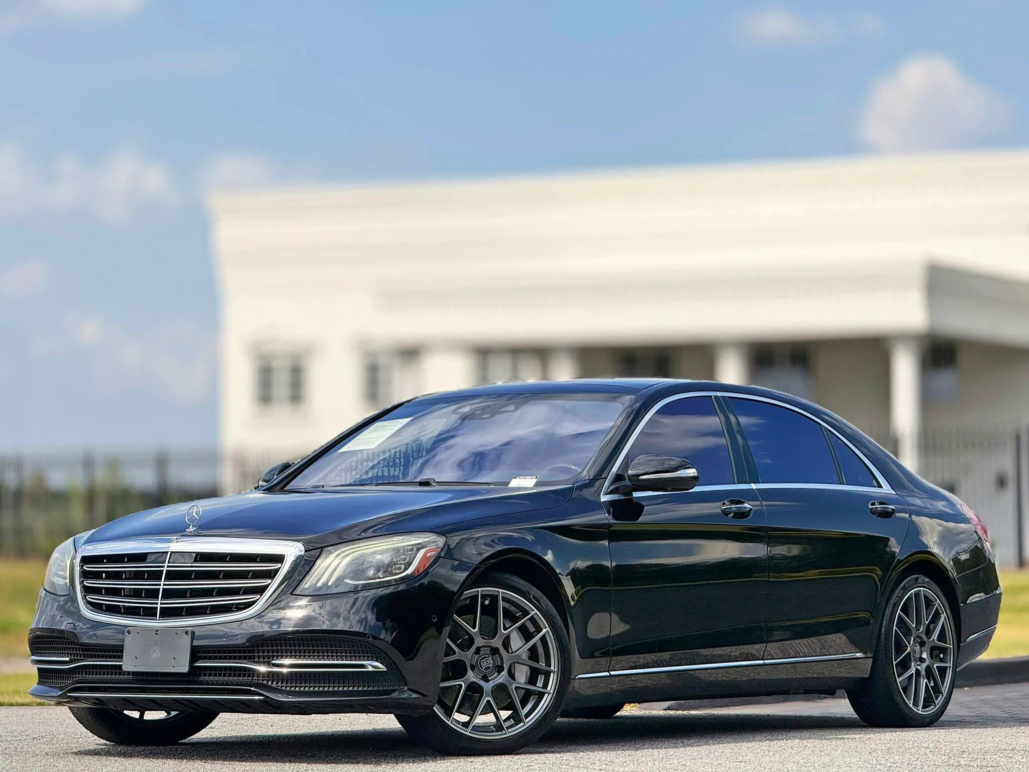 Used 2020 Mercedes-Benz S 450 Sedan image 1