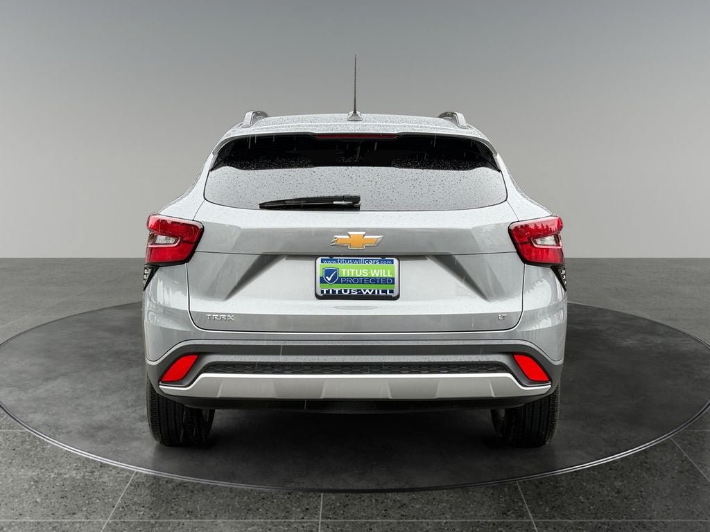 Used 2024 Chevrolet Trax LT w/ Sunroof Package FWD image 8