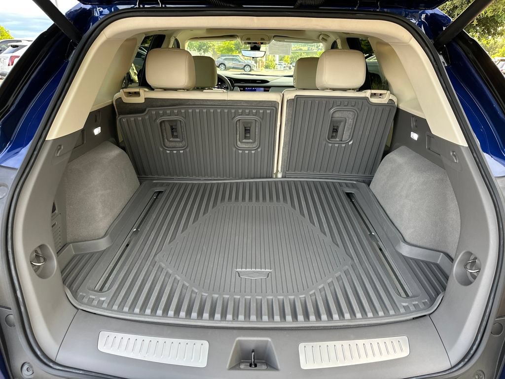 Used 2024 Cadillac XT5 Premium Luxury w/ Technology Package FWD image 39