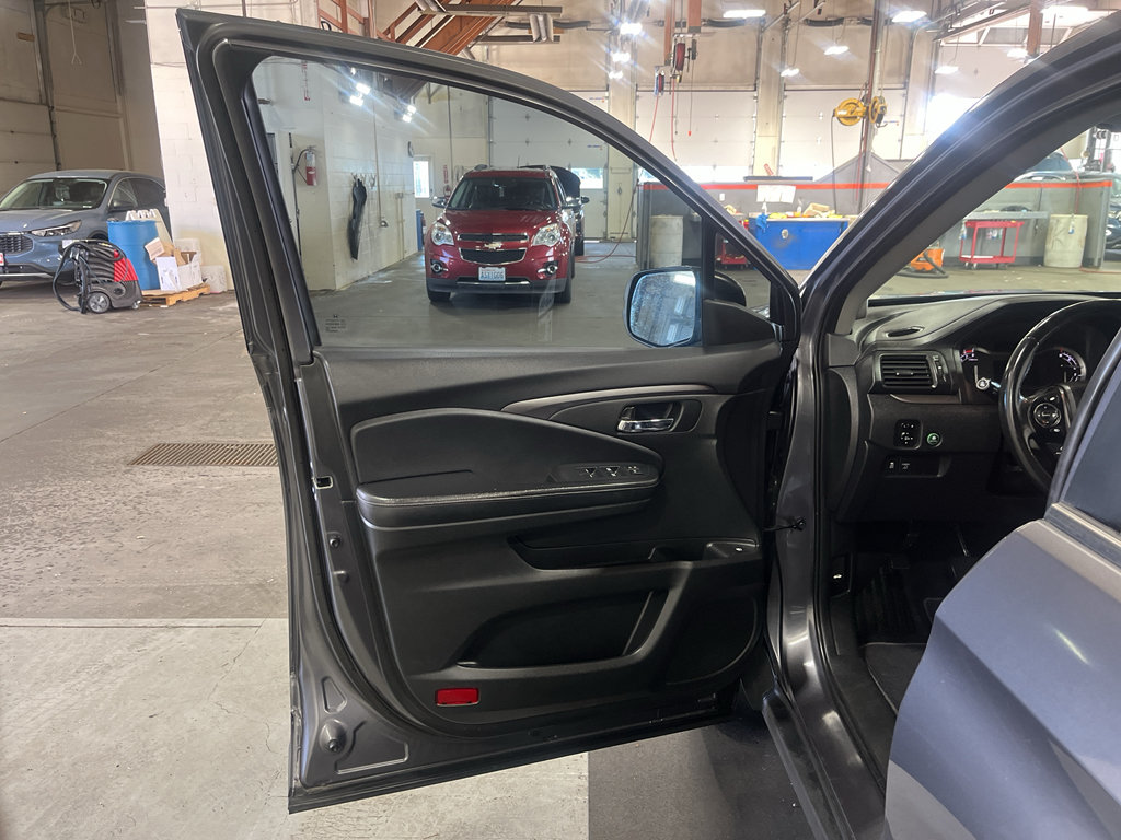 Used 2017 Honda Ridgeline RTL-T image 12